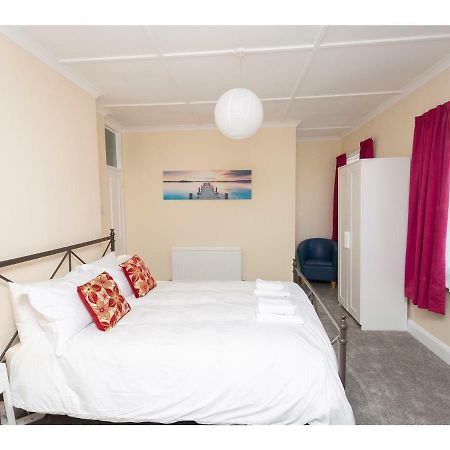 Sandown Villa Holiday Home Deal Buitenkant foto