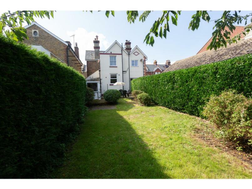 Sandown Villa Holiday Home Deal Buitenkant foto